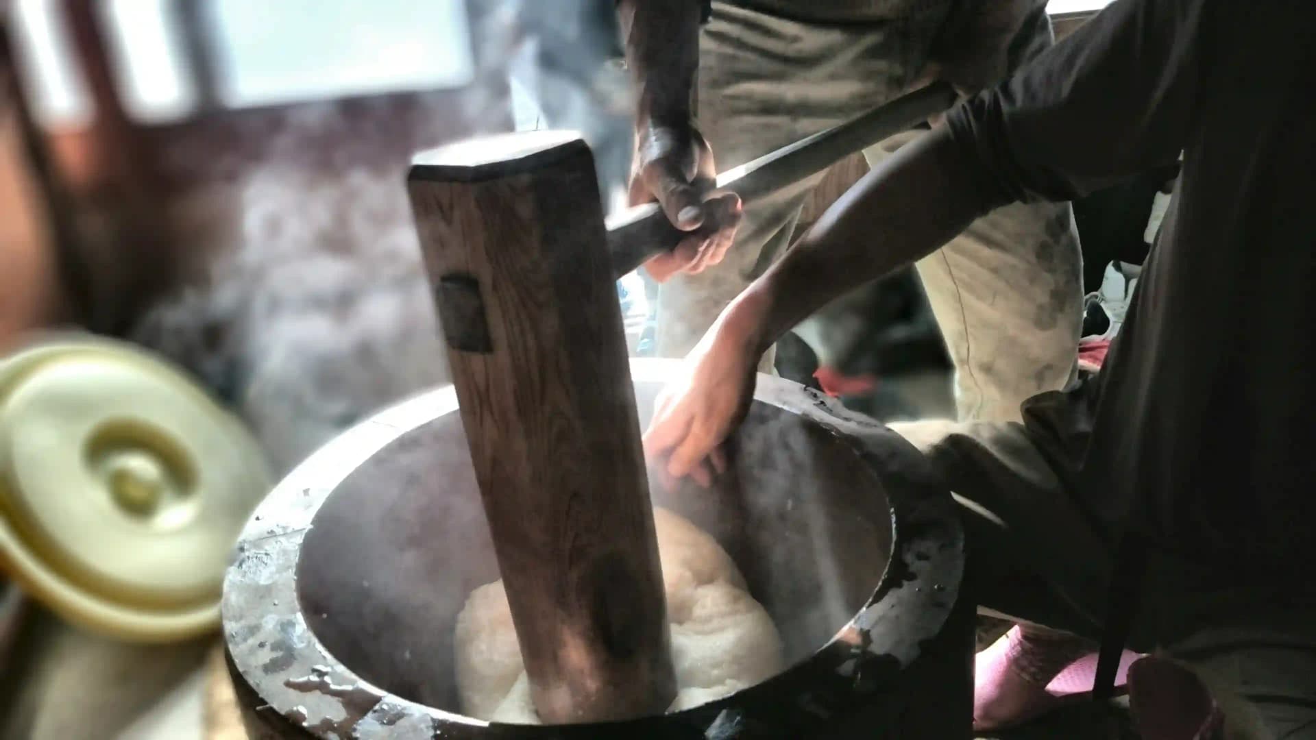 people making Mochi